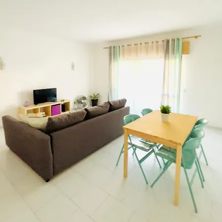 Spacious And Sunny * Albufeira